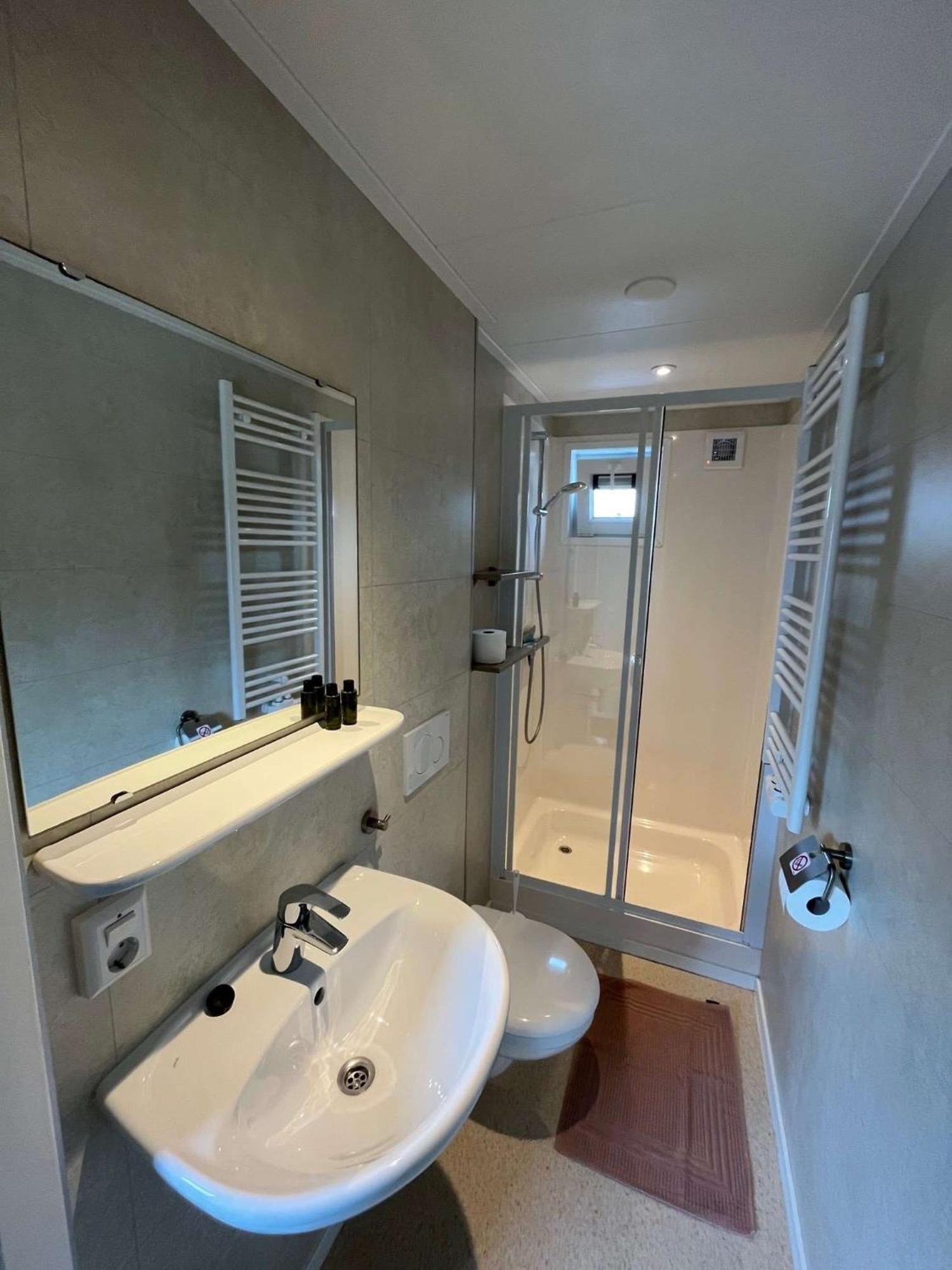 Visserslust - Woonboten & Appartementen วิงเคอวีน ภายนอก รูปภาพ